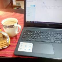 Tea, butter cookies and blogging! <3